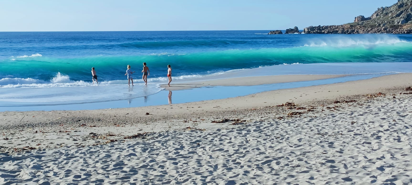 Beaches near Cot Valley
